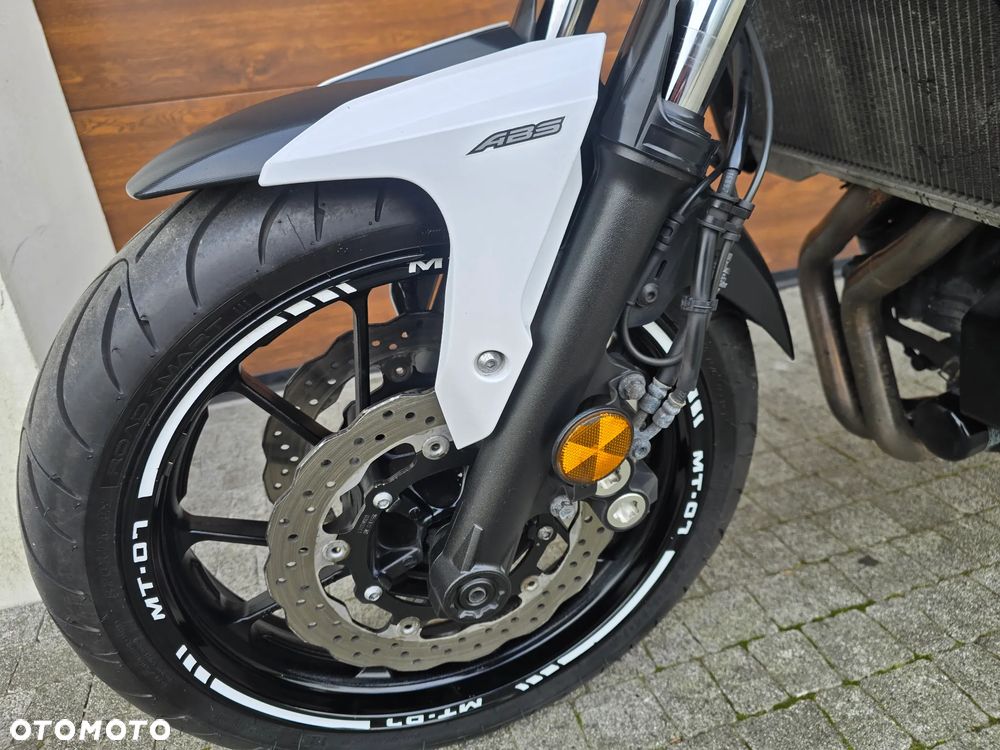 Yamaha MT - 27