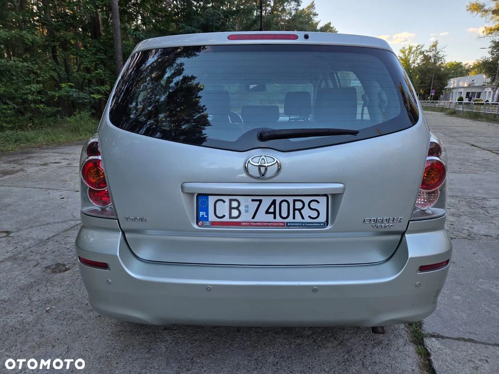 Toyota Corolla Verso - 12