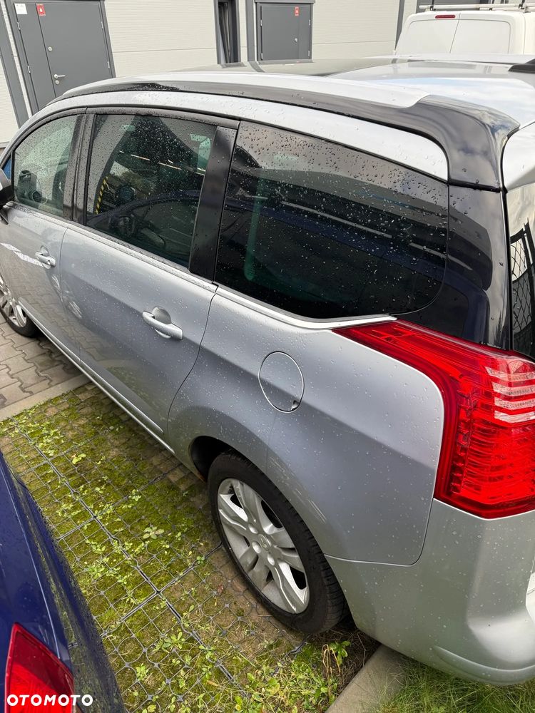 Peugeot 5008 - 3