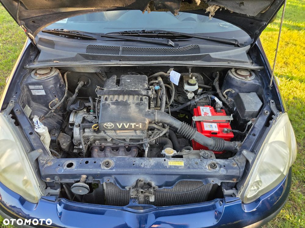 Toyota Yaris 1.0 Base - 8
