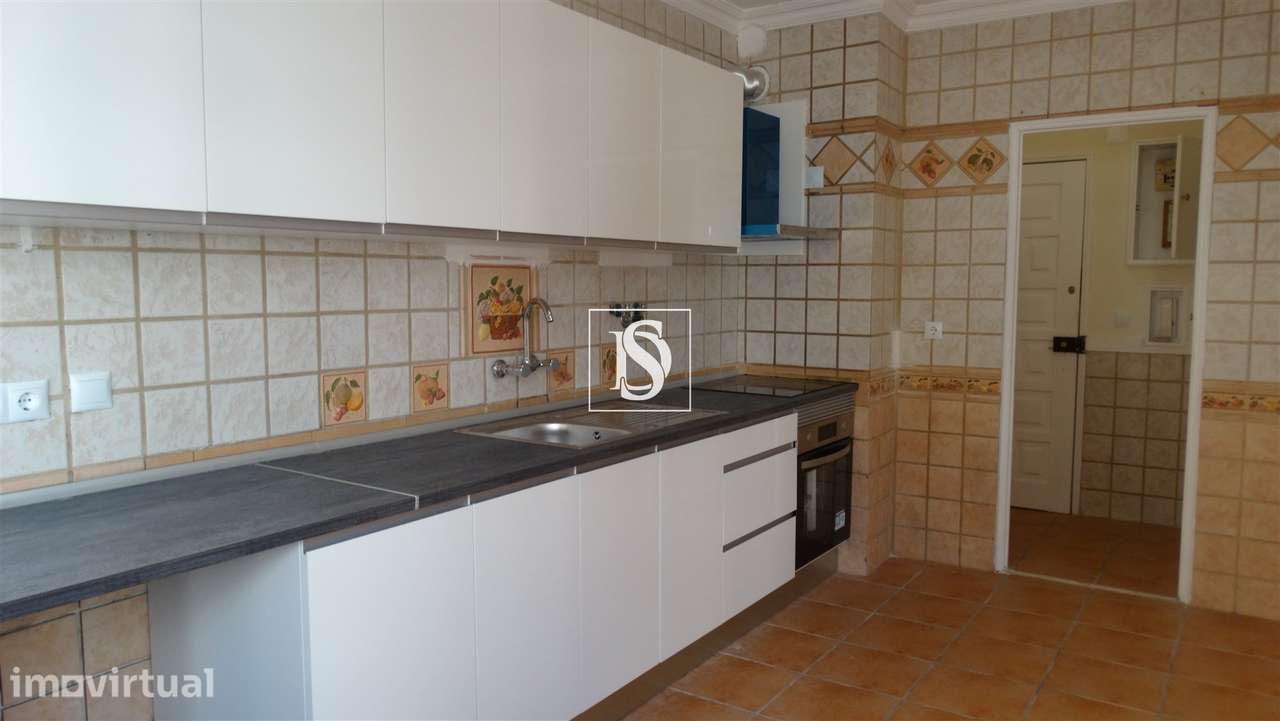 Apartamento T2 Venda na Tapada das Mercês - Grande imagem: 3/18