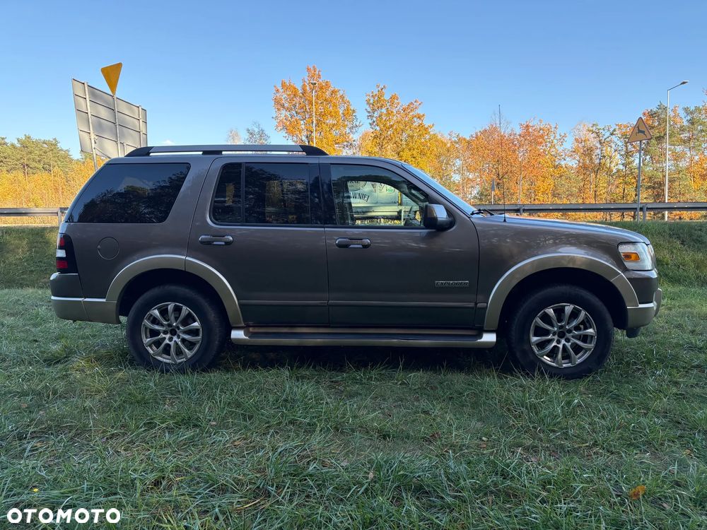 Ford Explorer 2006 photo 2