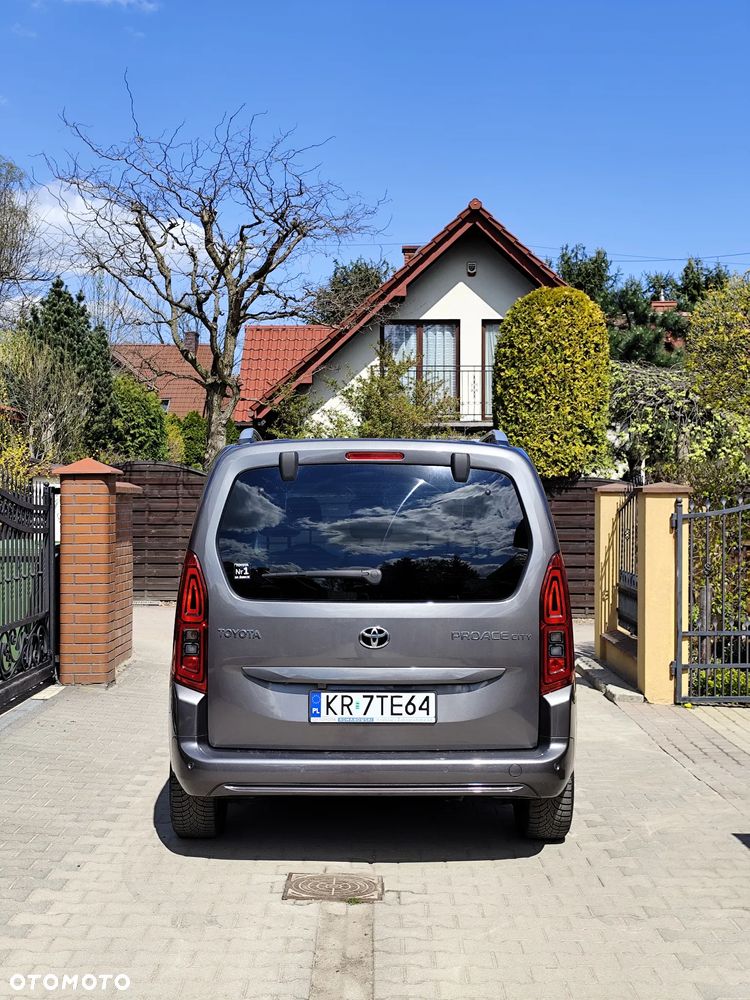 Toyota Proace City Verso 1.5 D-4D Family - 3