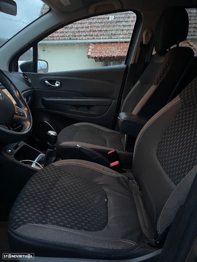 Renault Captur 1.5 dCi - 11