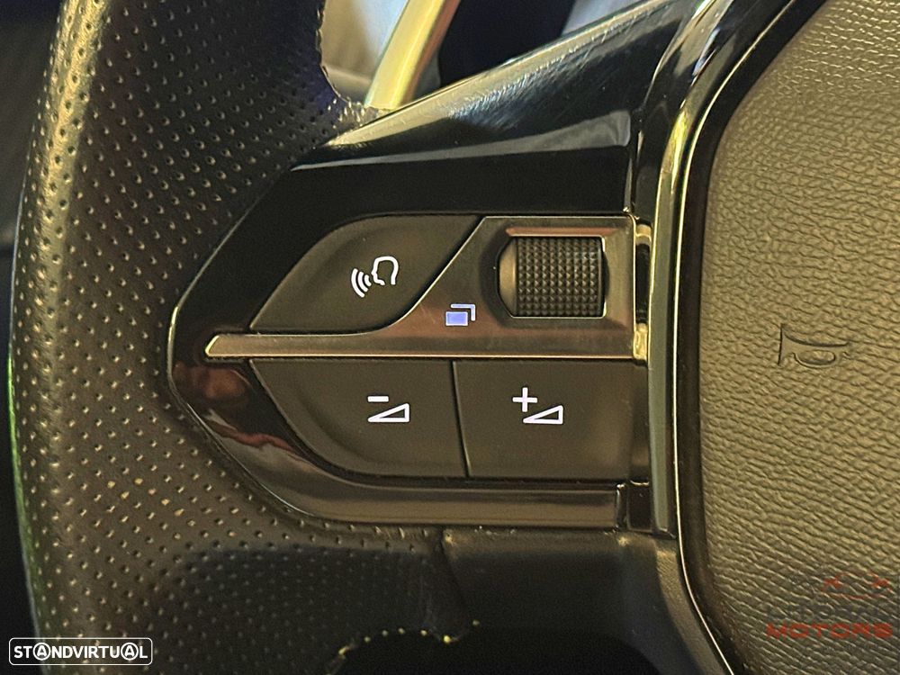 Peugeot 2008 1.2 PureTech GT Line EAT8 - 22