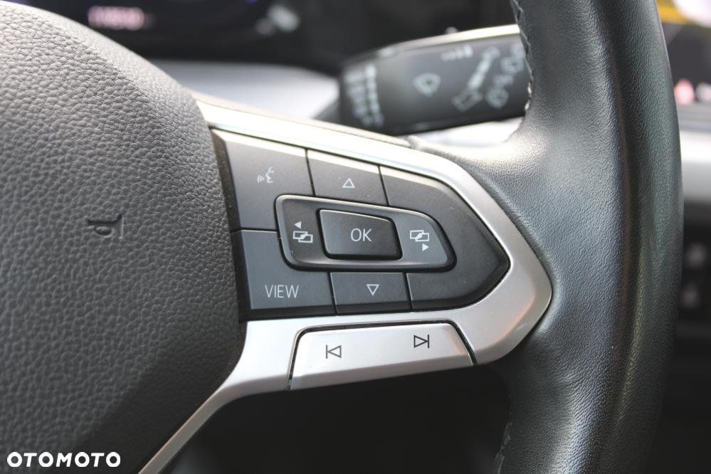 Volkswagen Golf - 28