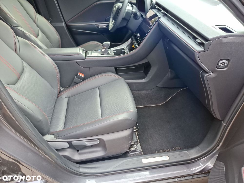 Lexus LBX 1.5 Hybrid Emotion - 17