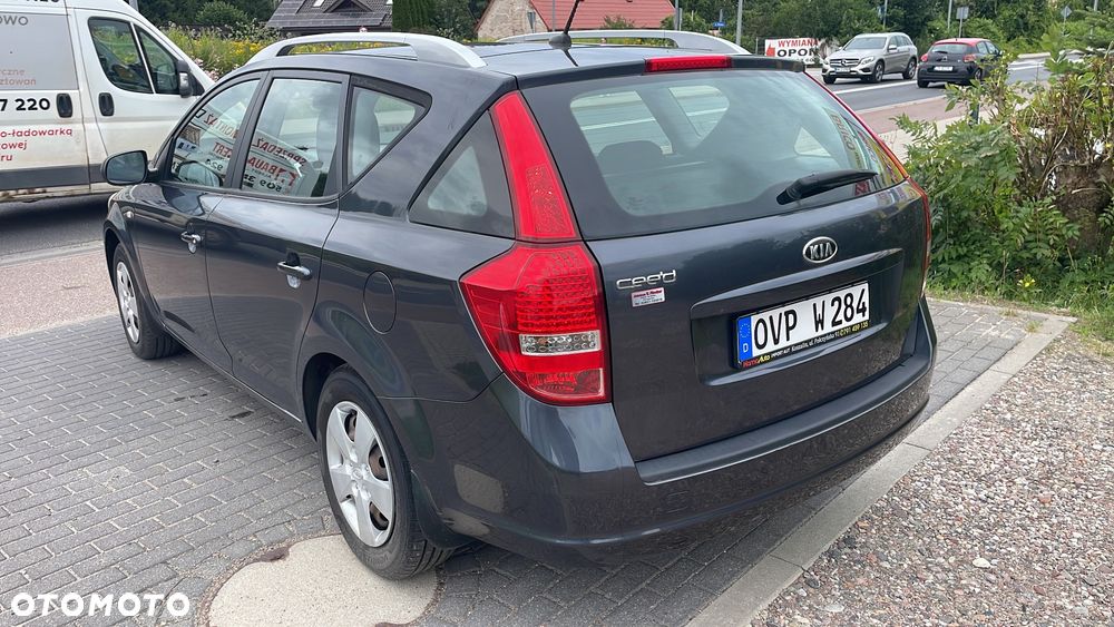 Kia Ceed - 4