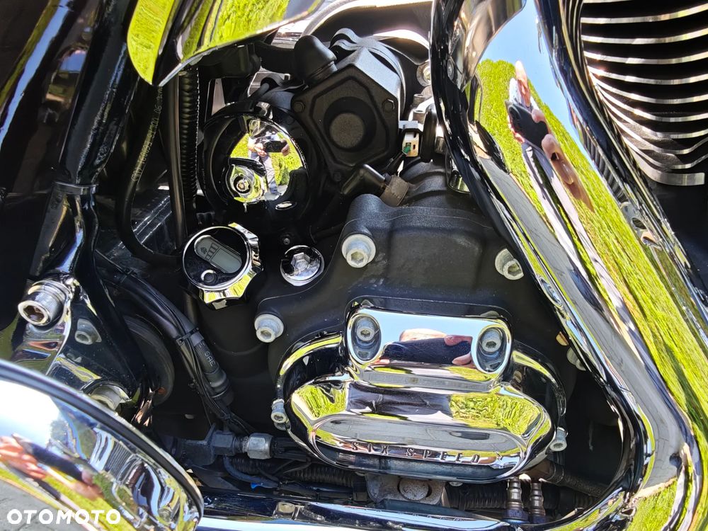 Harley-Davidson Touring Street Glide - 19