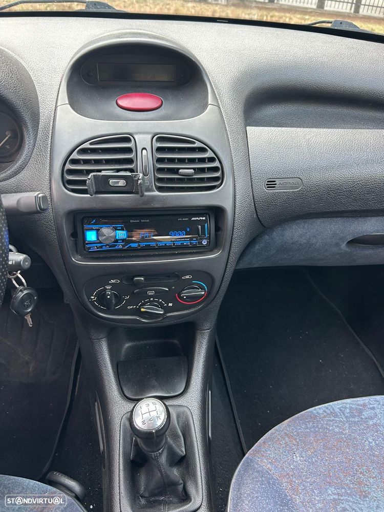 Peugeot 206 1.1 XR - 15