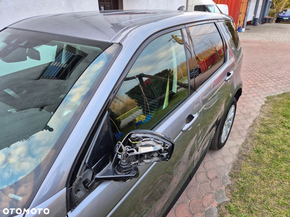 Land Rover Discovery Sport 2.0 P200 mHEV S - 15