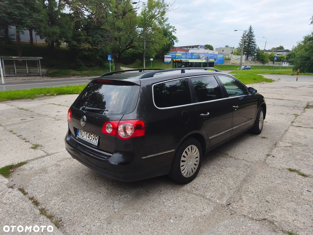 Volkswagen Passat 2.0 FSI Comfortline - 5