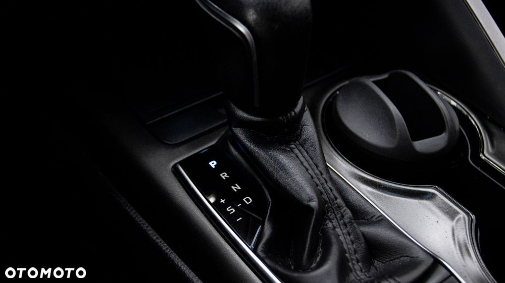 Toyota Camry 2.5 Hybrid Comfort CVT - 22