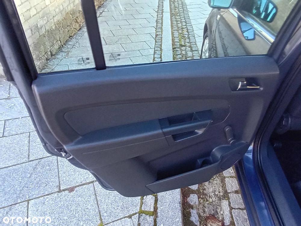 Opel Zafira - 30