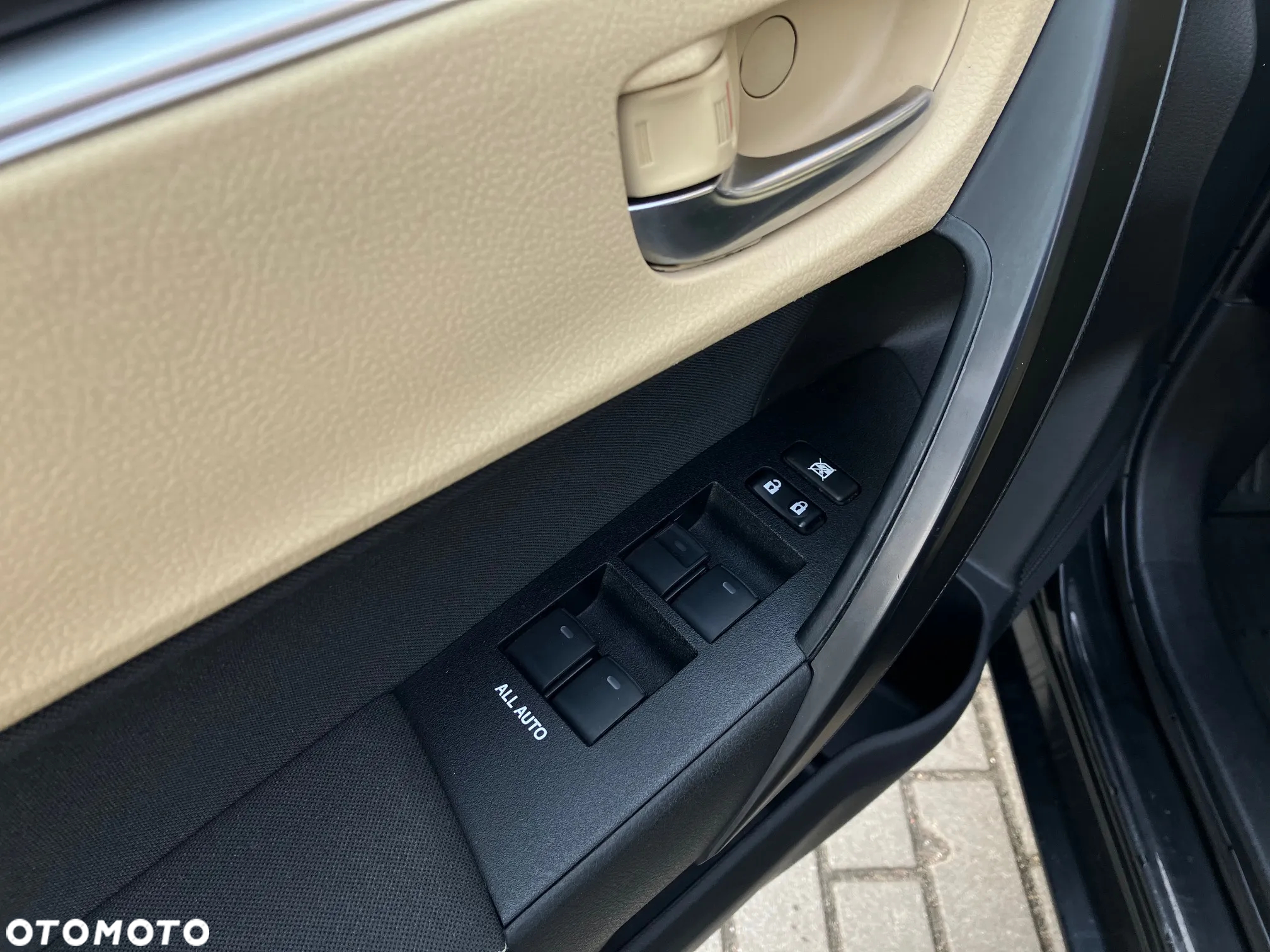 Toyota Corolla 1.6 Comfort - 24