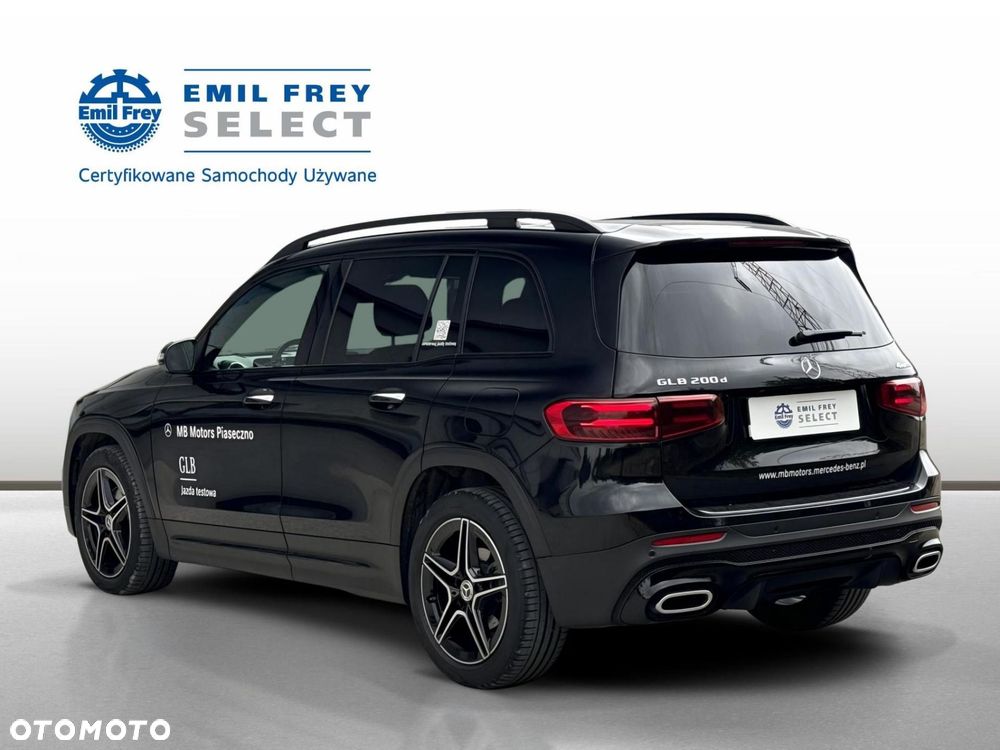Mercedes-Benz GLB - 4