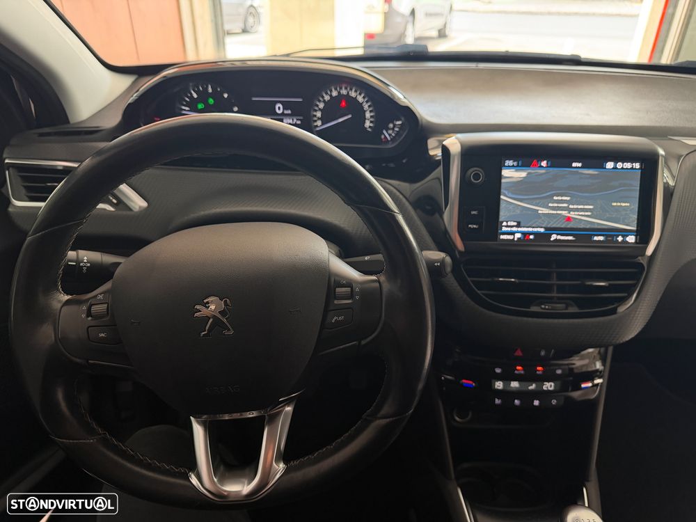 Peugeot 208 BlueHDi 100 Allure - 11