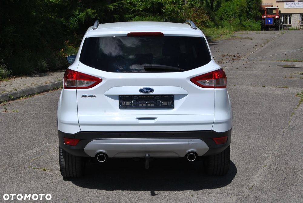 Ford Kuga 2.0 TDCi 2x4 Titanium - 8