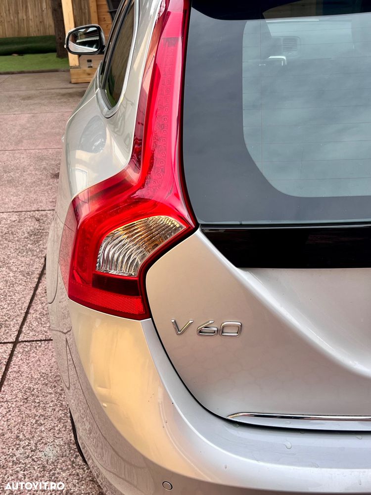 Volvo V60 D6 Plug-In-Hybrid AWD Geartronic Momentum - 22