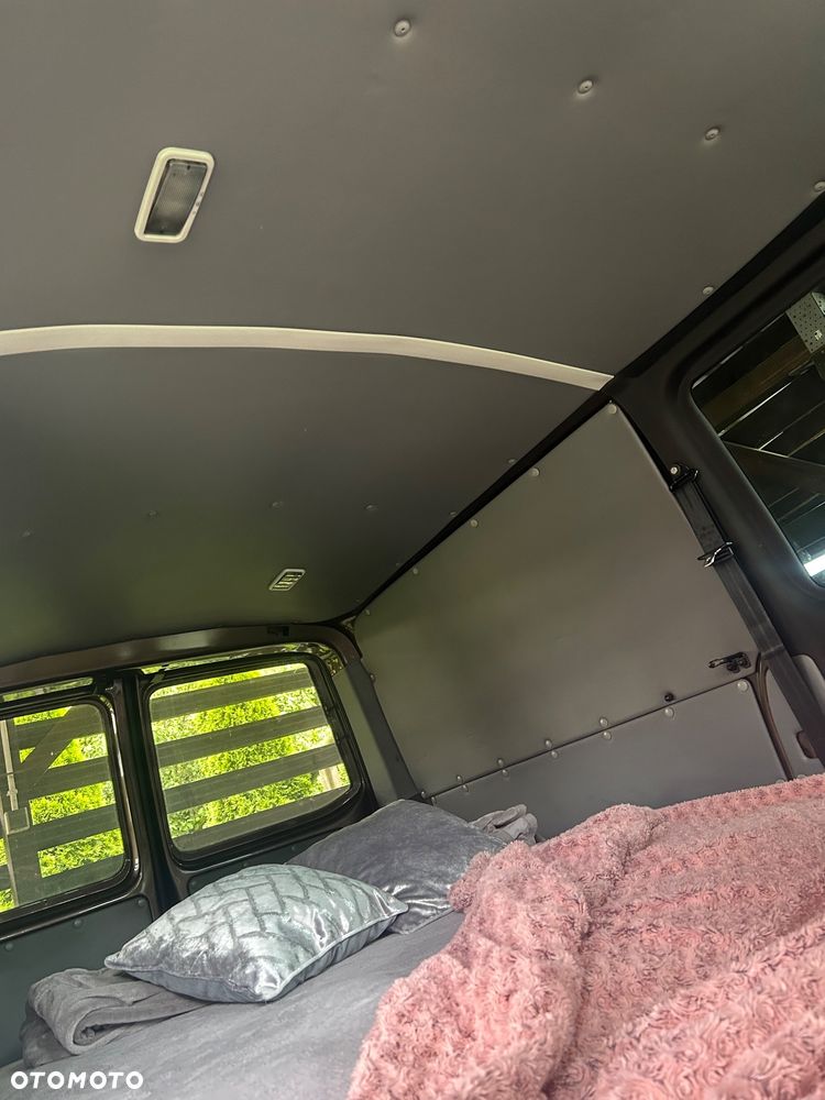 Volkswagen Transporter - 22