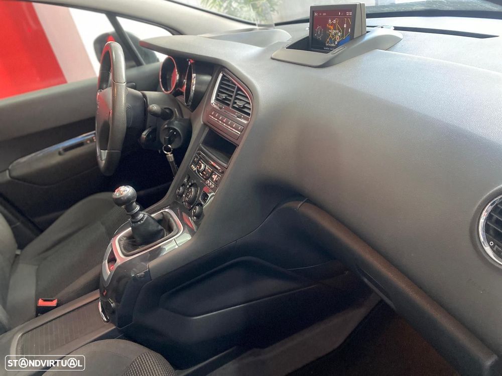 Peugeot 5008 1.6 HDi 7L Allure - 12