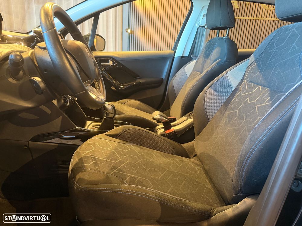 Peugeot 2008 1.2 PureTech Style - 15
