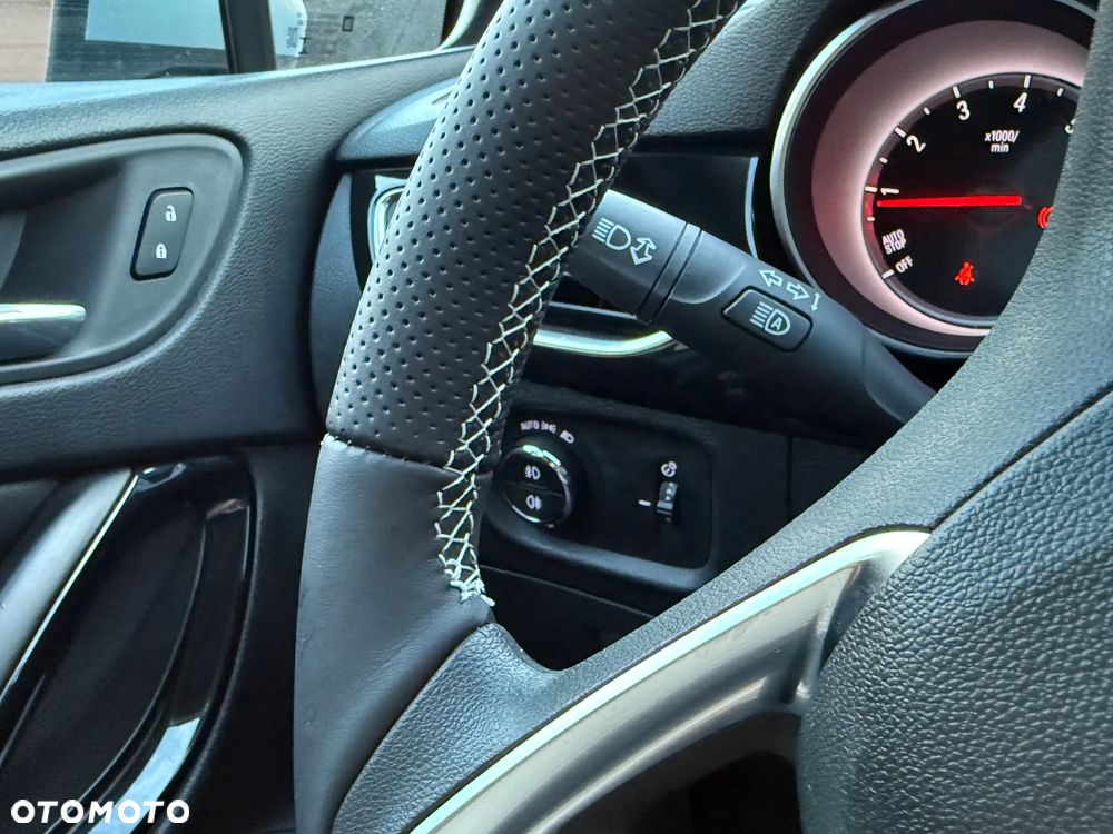 Opel Astra 1.4 Turbo Innovation - 14