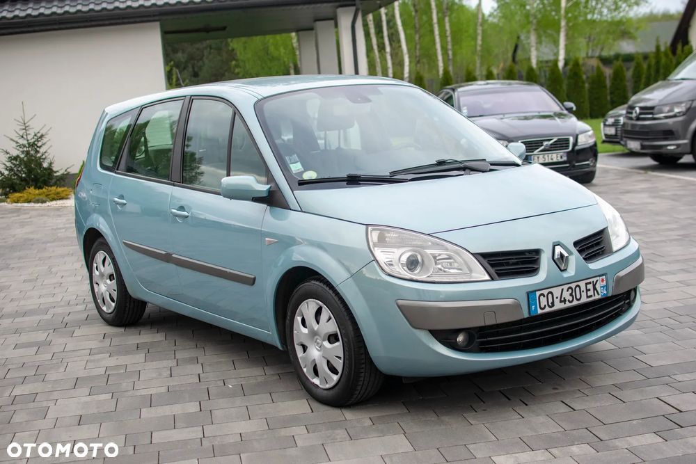 Renault Grand Scenic - 30