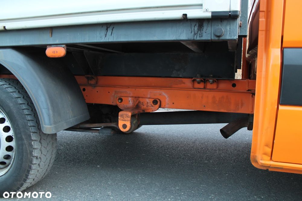 Mercedes-Benz Sprinter - 13