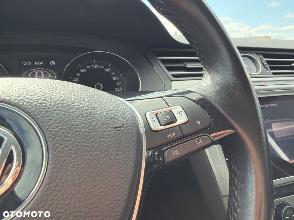 Volkswagen Passat 2.0 TDI SCR Trendline - 25
