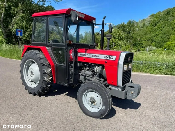 Massey Ferguson 240