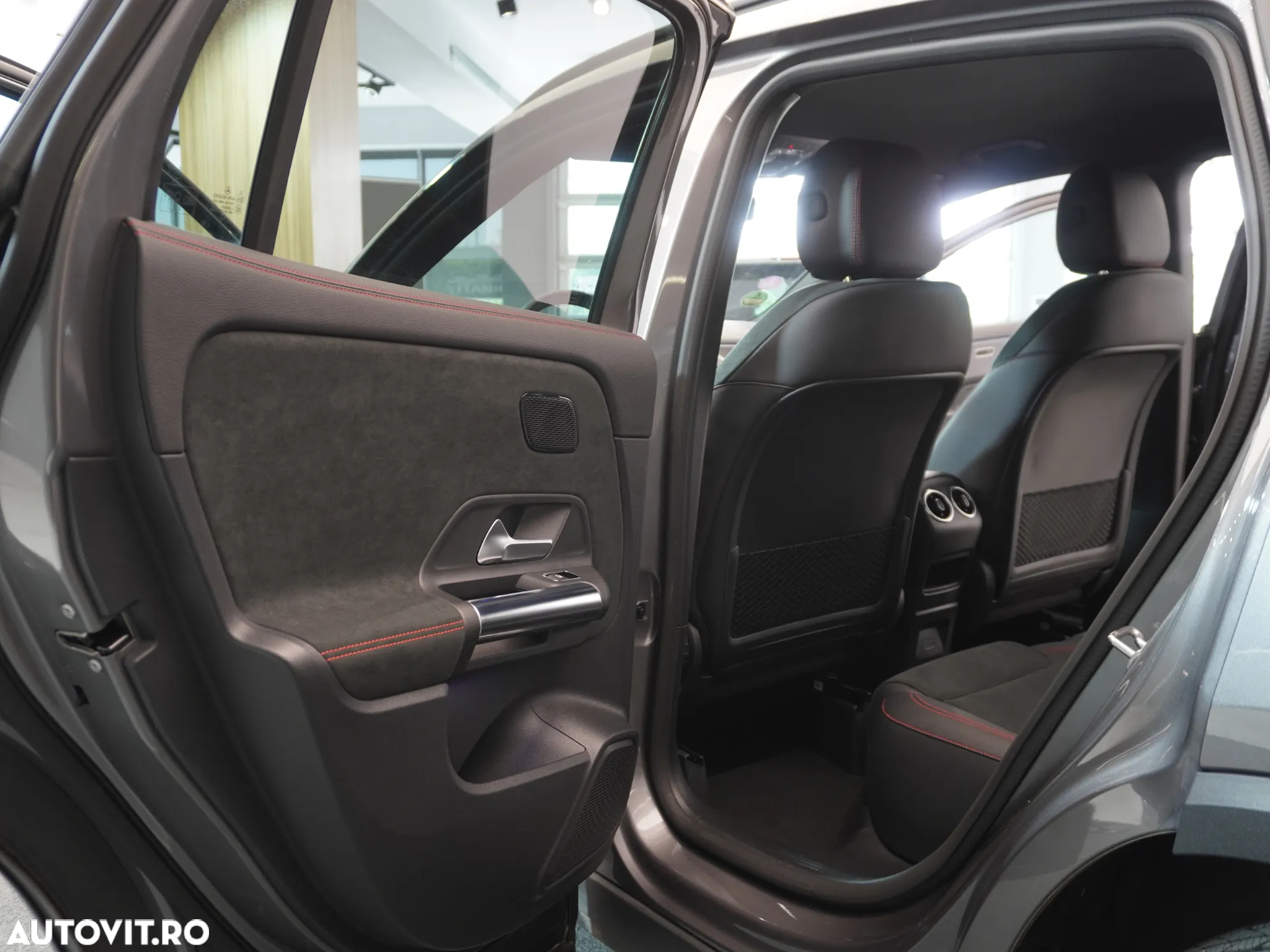 Mercedes-Benz GLA 250 4Matic 8G-DCT AMG Line - 18