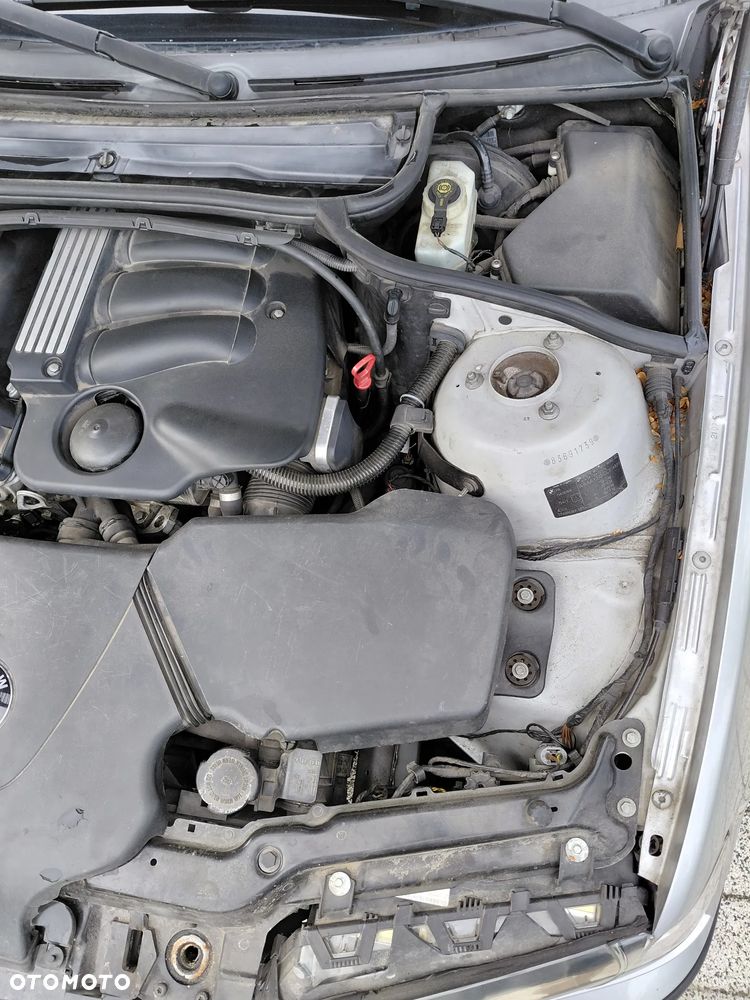 BMW Seria 3 316i - 21