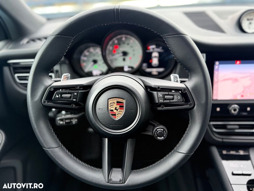 Porsche Macan T - 26