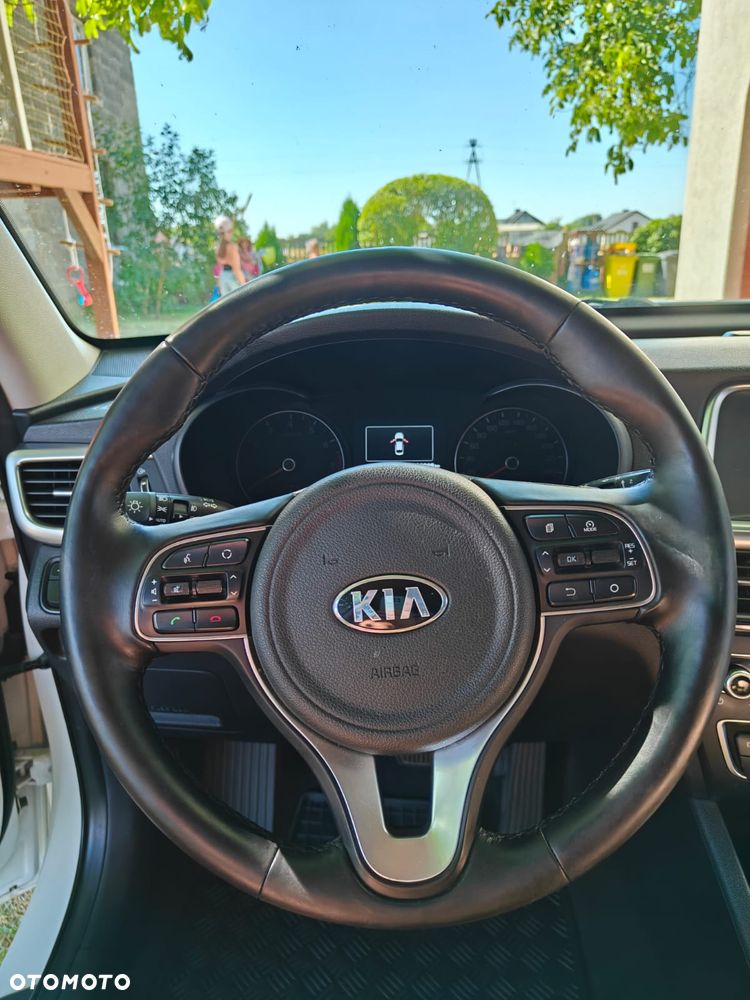 Kia Optima 2.0 L - 14