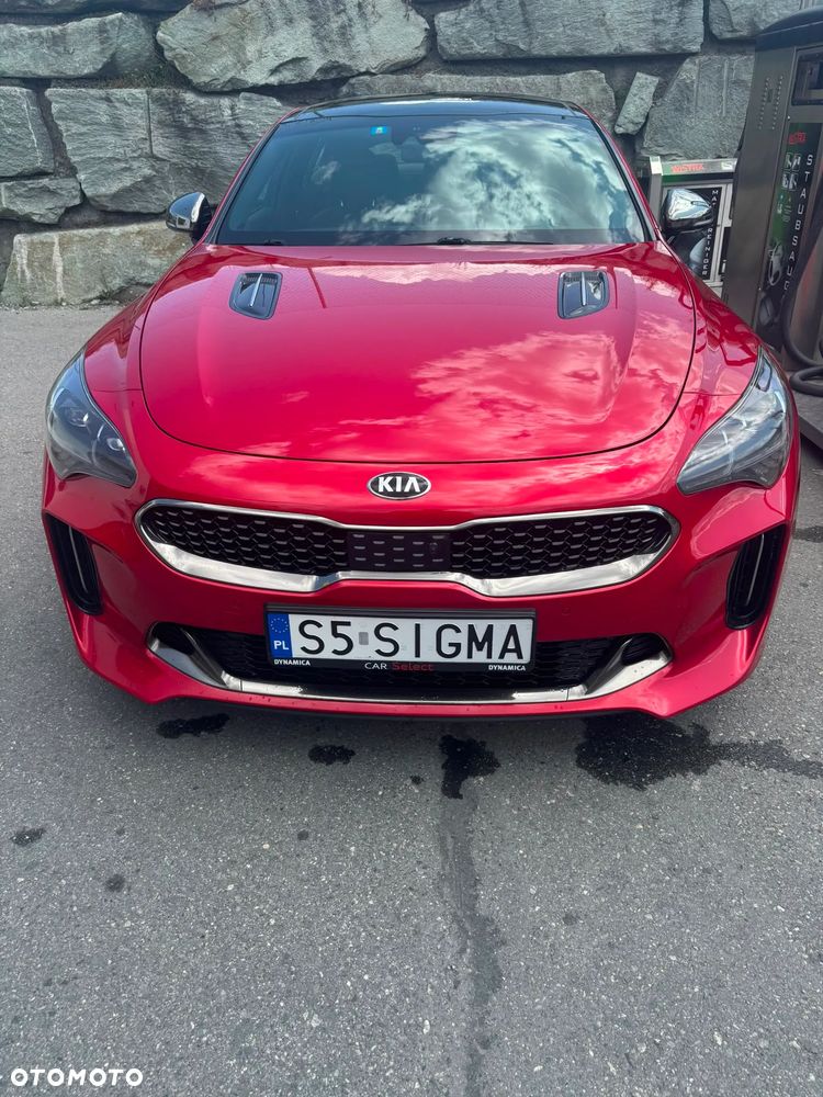 Kia Stinger - 1