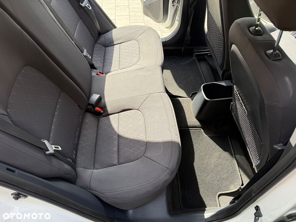 Kia Rio 1.2 Business Line - 13