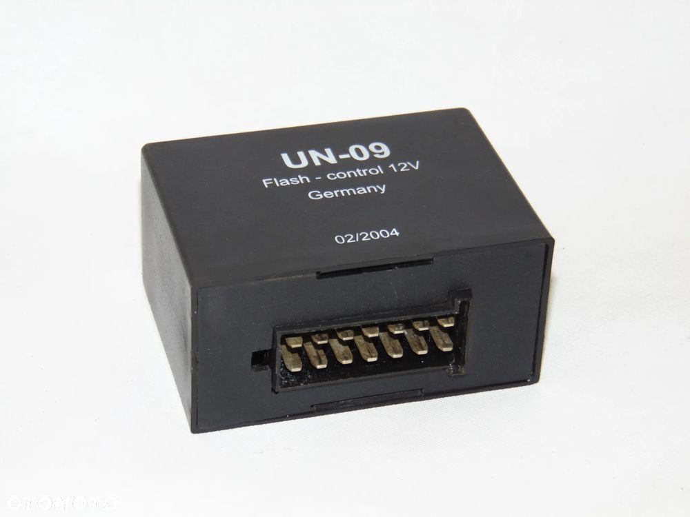 Moduł przekaźnik sterownik świateł haka holowniczego przyczepy UN-09 Flash Control VW Volkswagen Skoda Seat Audi Mercedes Volvo Opel Ford Toyota - 3
