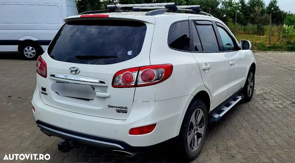 Hyundai Santa Fe - 3