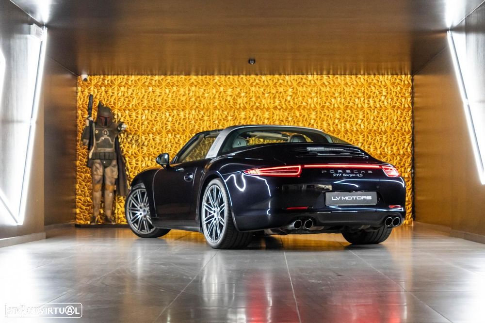 Porsche 911 Série F - 13