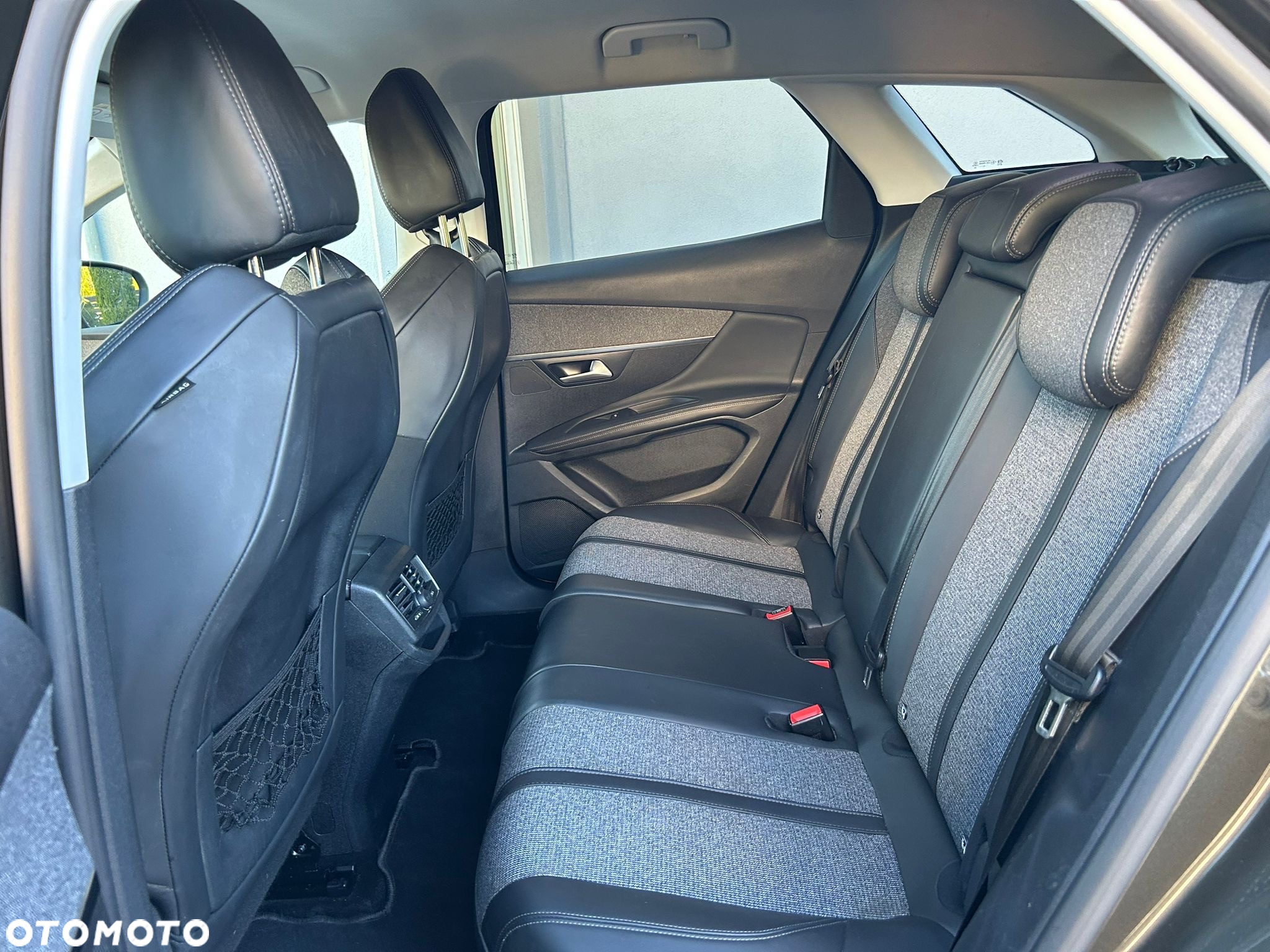 Peugeot 3008 1.5 BlueHDi Allure Pack S&S EAT8 - 13