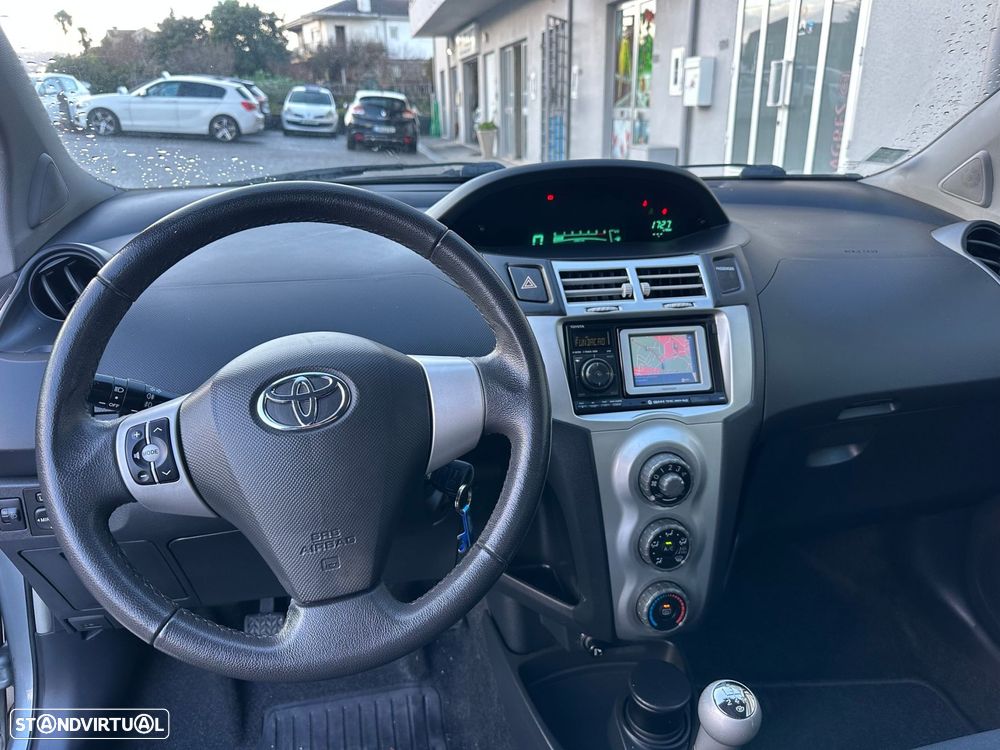 Toyota Yaris 1.4 D-4D Sol+AC - 8