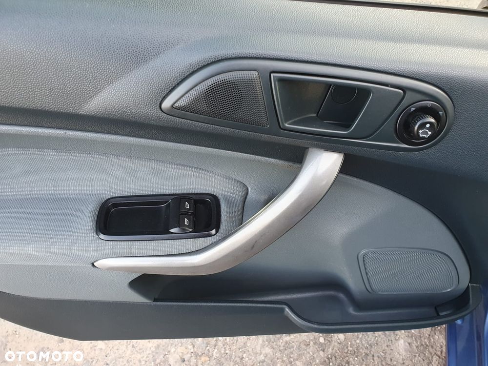 Ford Fiesta 1.25 Ambiente - 16