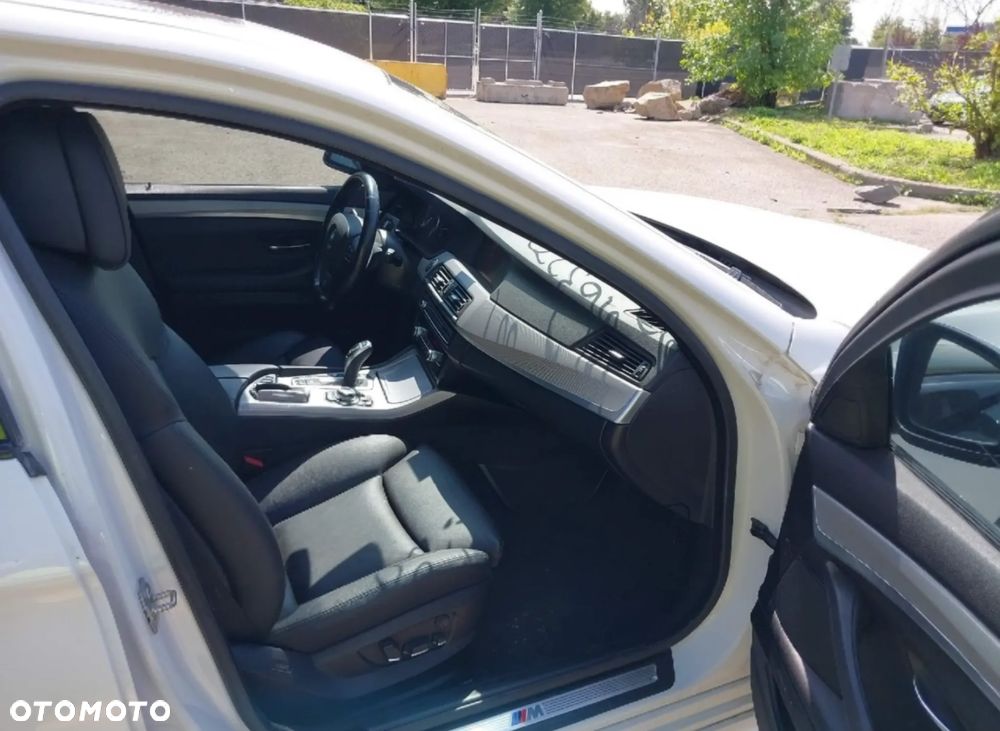 BMW Seria 5 535i xDrive - 9