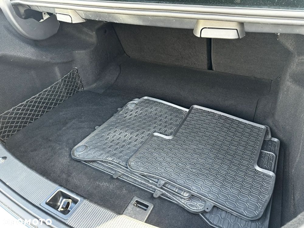 Mercedes-Benz Klasa C 200 CDI DPF Automatik BlueEFFICIENCY Avantgarde - 31