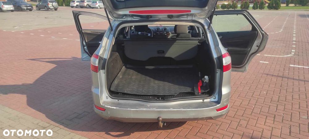 Ford Mondeo 2.0 TDCi Ghia - 9