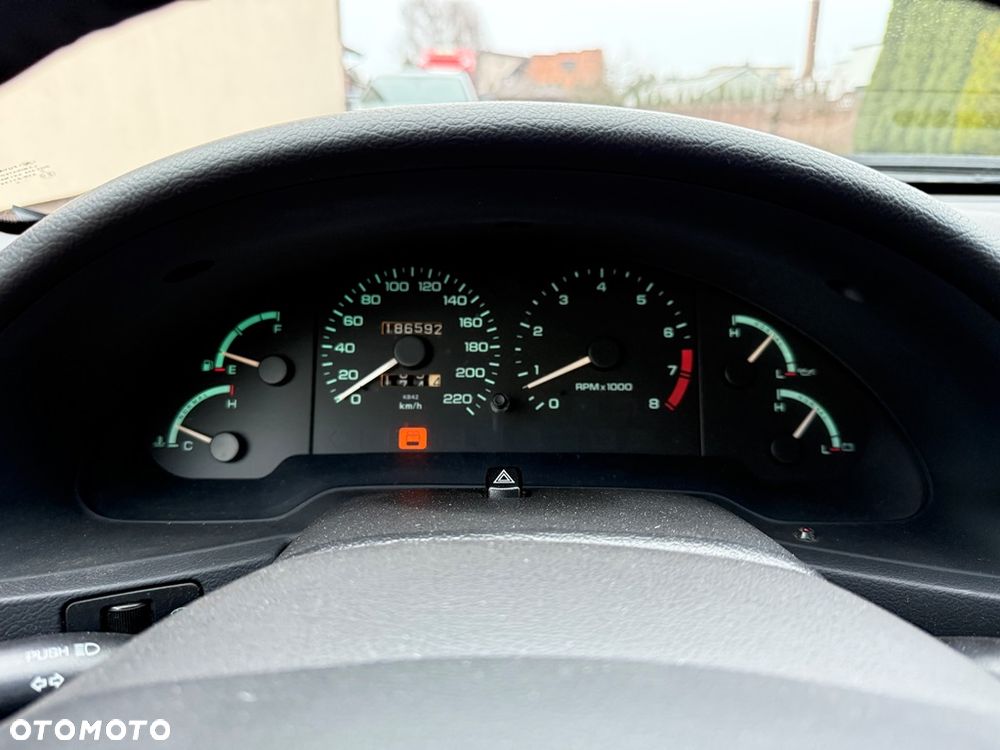Ford Probe Standard - 32