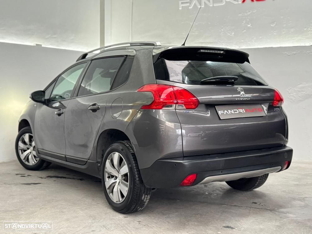 Peugeot 2008 1.2 PureTech Style - 9