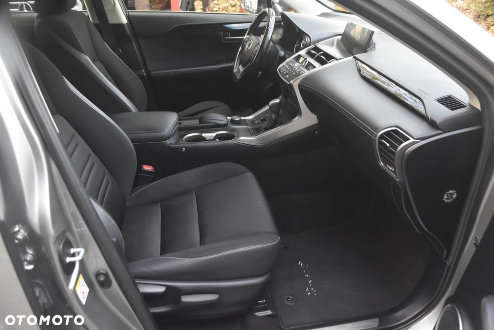 Lexus NX 300h Comfort AWD - 8