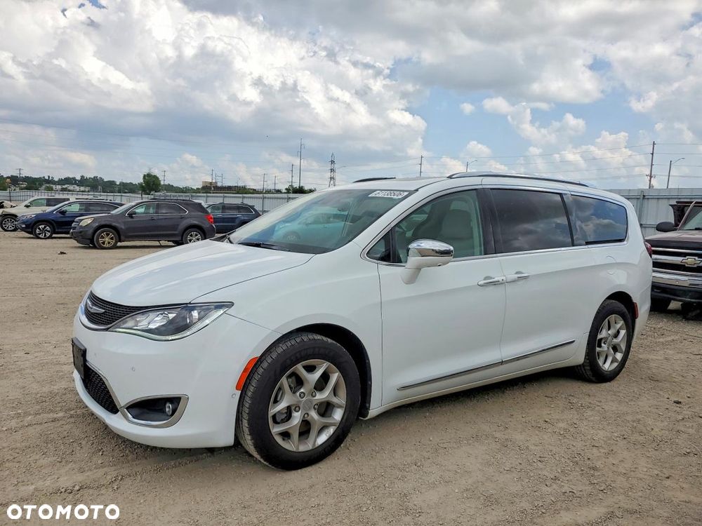 Chrysler Pacifica - 1